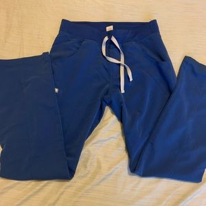 Figs Kade cargo scrub pants in winning blue. Size small, tall
